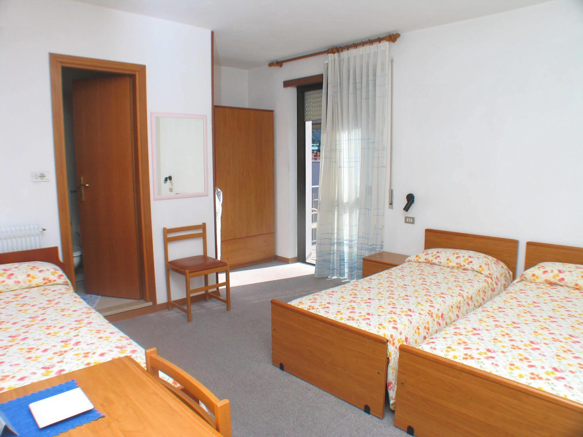 Hotel Villa Al Vento Торболе Экстерьер фото
