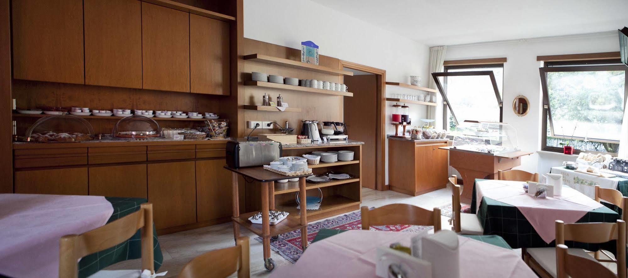 Hotel Villa Al Vento Торболе Экстерьер фото