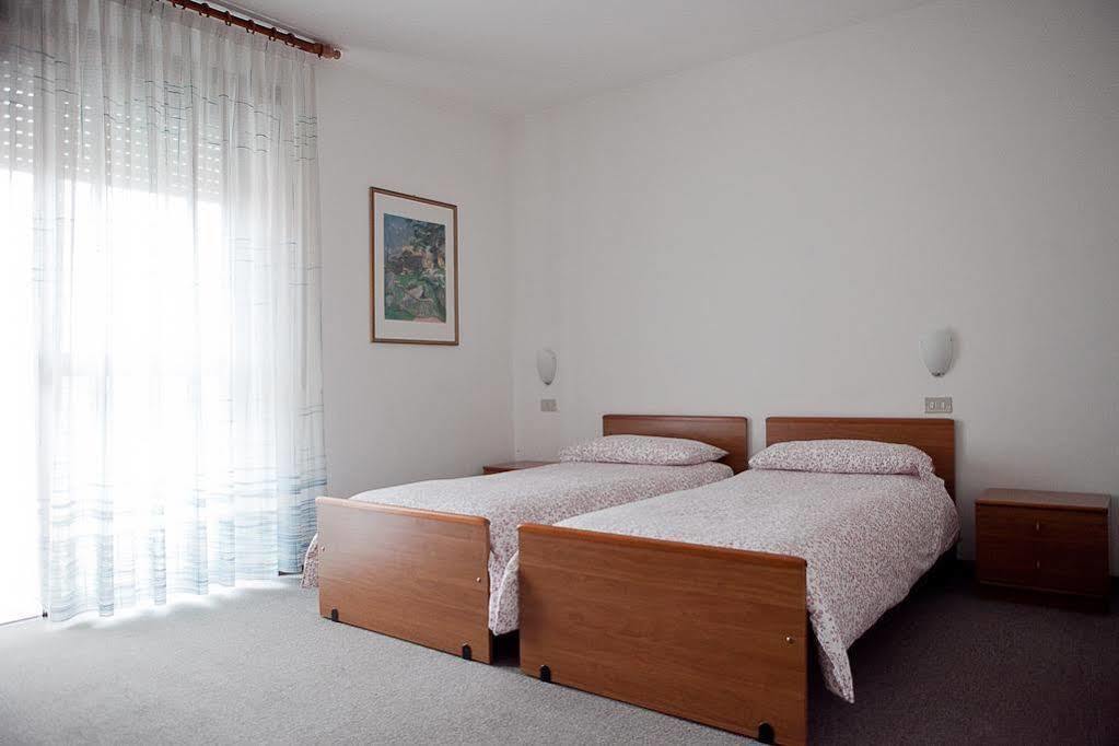 Hotel Villa Al Vento Торболе Экстерьер фото