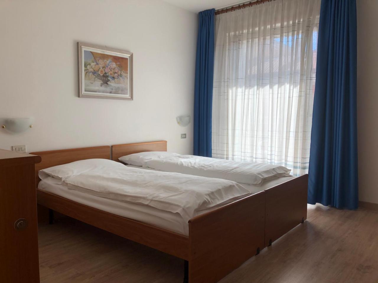 Hotel Villa Al Vento Торболе Экстерьер фото