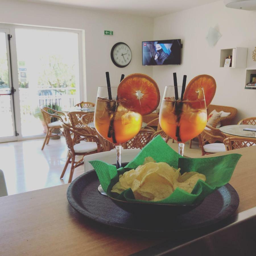 Hotel Villa Al Vento Торболе Экстерьер фото