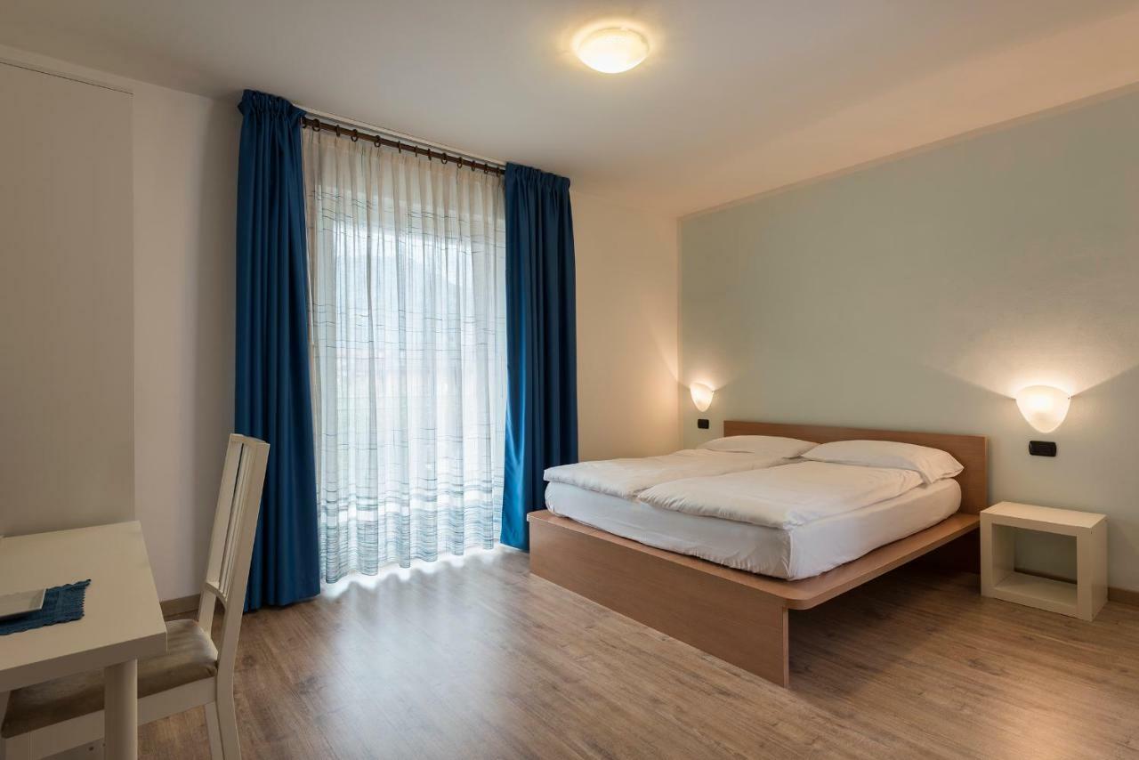 Hotel Villa Al Vento Торболе Экстерьер фото