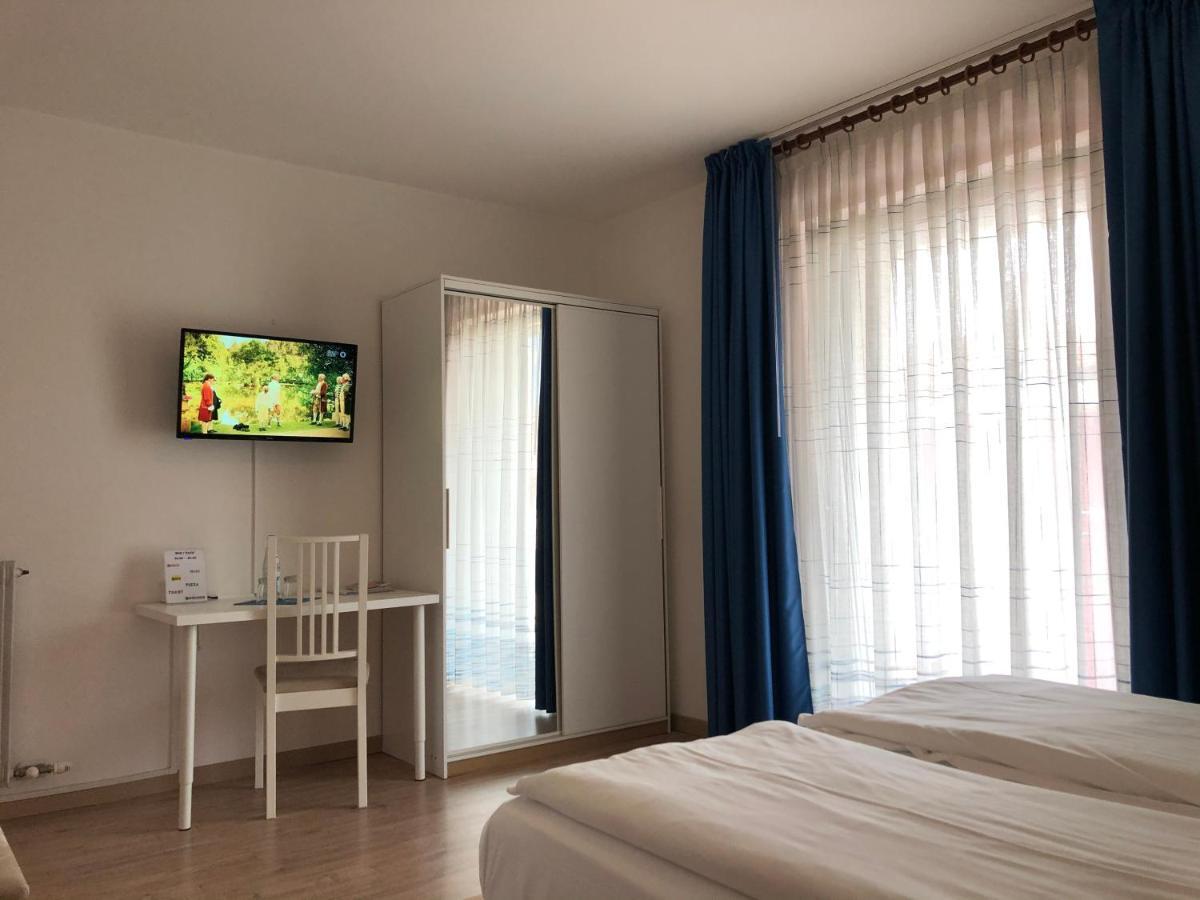 Hotel Villa Al Vento Торболе Экстерьер фото