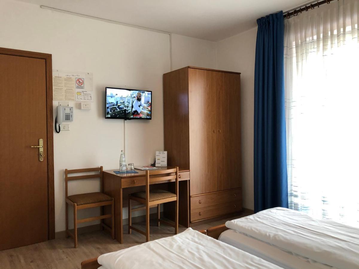 Hotel Villa Al Vento Торболе Экстерьер фото